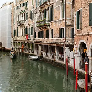 Al Sotoportego , Venezia Italia